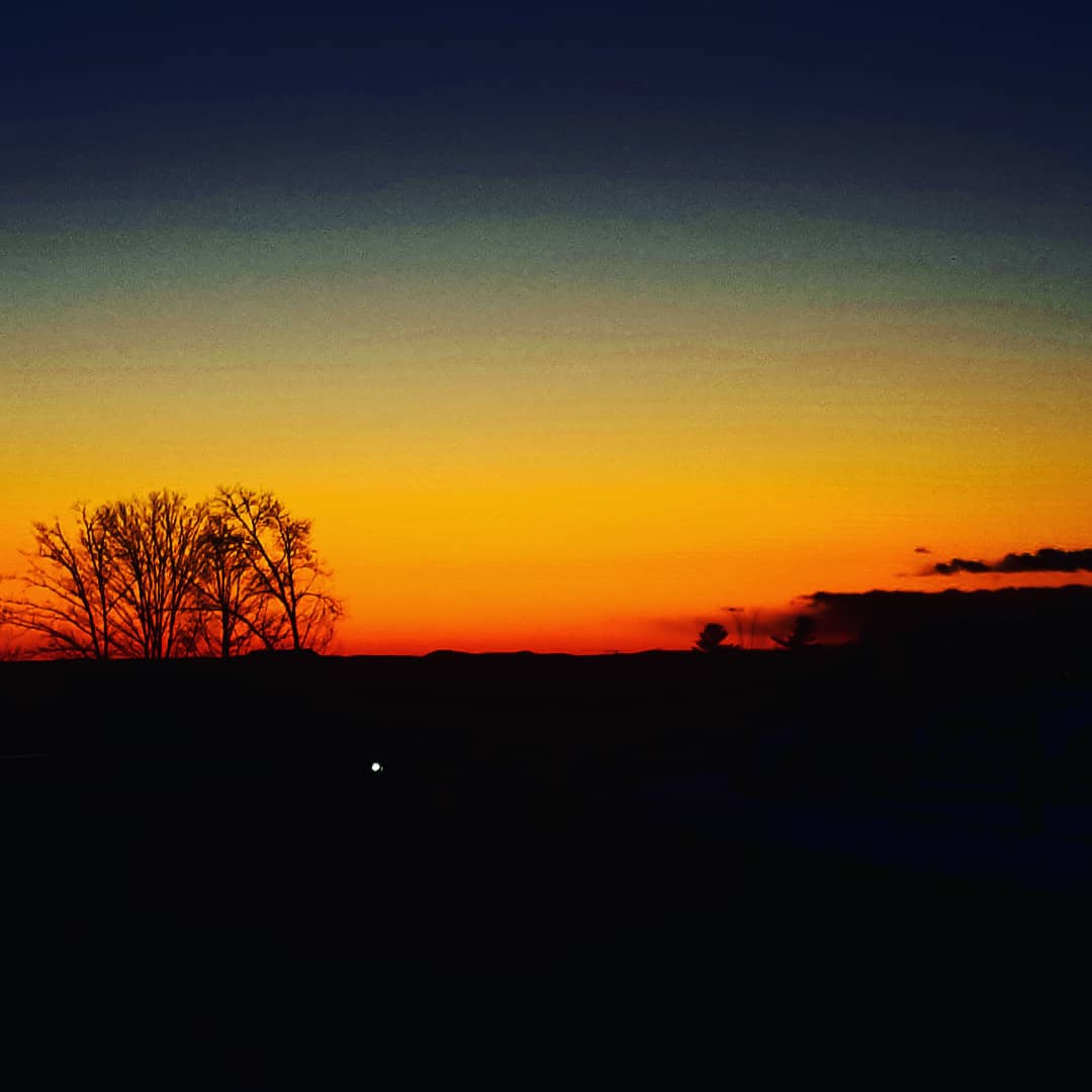 selfascaredness's tweet image. Self Ascaredness Podcast

Yesterday, we covered clearing clutter out of our lives and setting boundaries!

open.spotify.com/show/6m57sjcbp…

OR

rss.castbox.fm/everest/cfe687…

#mentalhealth #Mindfulness #sunset #nature #podcasts #tuesdaymotivations #Inspire #MotivationalQuotes #podcast