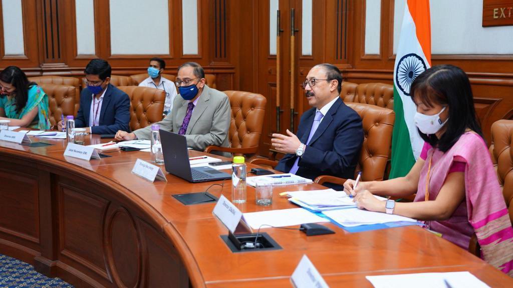 Foreign Secretary @harshvshringla exchanged views with French MFA Secretary-General Mr. François Delattre on bilateral relations, global and regional issues, counter terrorism and the Indo-Pacific
@francediplo_EN @Indian_Embassy https://t.co/y3cVlu2o33