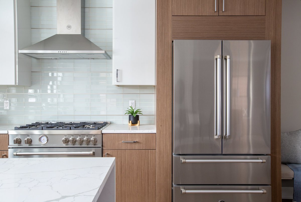 All natural way to clean stainless steel: Mix warm water and mild dish soap. Use a microfiber cloth to clean the surface &amp; rinse w/ warm water. Dry the surface fully to avoid smudges &amp; water marks. #DAinspired
--
Appliances by <a href="/Bertazzoni_ita/">Bertazzoni</a>
Kitchen Designs By Debra