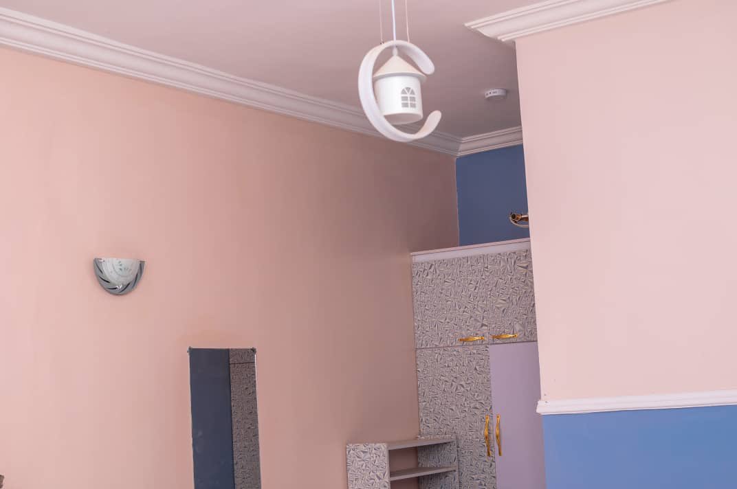 Algier12Ltd's tweet photo. Paradise Estate, RockHeaven Jos. 

2 bedroom apartment
Home Features: running water, water heater, modern cabinet, CCTV security, Electric Fence, and Decent packing space. 

Leasing for N560,000 per year. 
Call: 07010008850
#JosTweetit #Algier12properties https://t.co/plD6SG64Lp