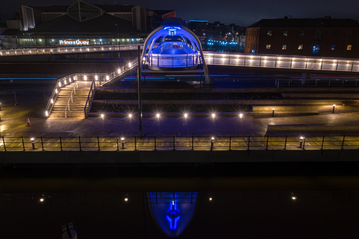 We've unveiled Murdoch's Connection. The new bridge links Hull's city centre to the marina, waterfront and fruit market. It crosses the dual carriageway of the A63, allowing pedestrians and cyclists to safely cross the road, easing congestion.