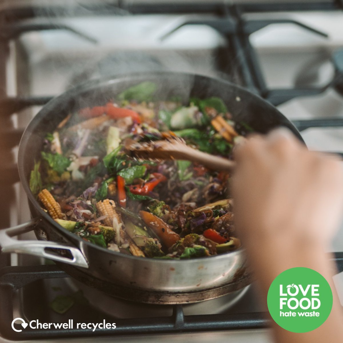 CherwellRecycle's tweet photo. Do you end up throwing away the odd portion of chicken or turkey that’s been forgotten in the fridge? You can end that today with these top tips for using up the whole chicken – saving money and helping the environment. https://t.co/Rgl6Q97Jja 🍗 #FoodWasteActionWeek https://t.co/YTXZ2xfbeK