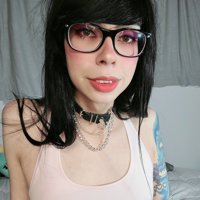 I wish I wasn't so antisocial. Not having friends sucks so I've been attempting to make friends on social<a href="/tag/mvsales"class="tags"><span>#mvsales</span></a><a href="/tag/mvtrans"class="tags"><span>#mvtrans</span></a>