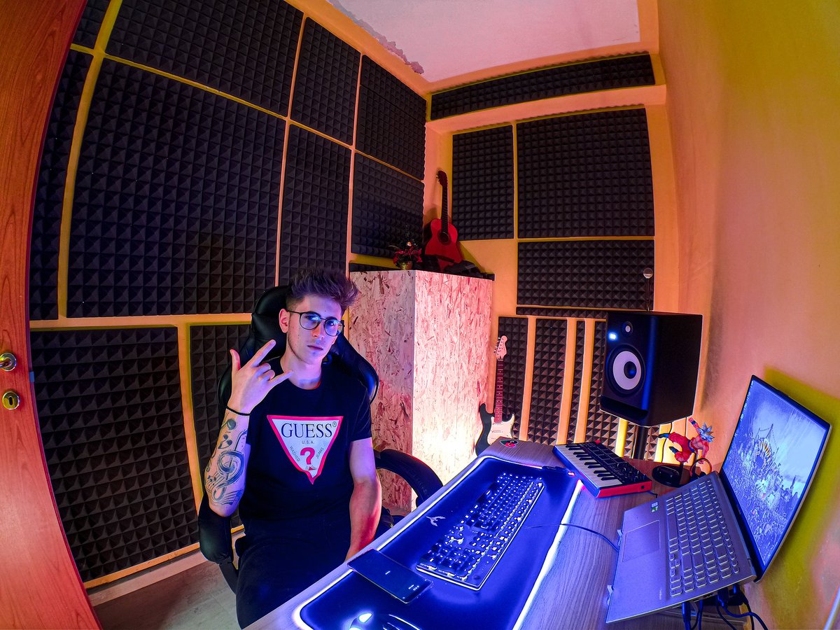 diba_simone's tweet photo. Hi guys! ❤ 🤟🏻 Here are some news for 2021 👇🏼 My next piece is ready for release, I'm very excited for it and I hope you too 🔥
-
-
-
#music #love #newmusicalert #art #edmfamily #musician #instagood #artist #follow #instagram #like #singer #musica #dj #edmmusic #life #dance https://t.co/u2rsL9YPZb