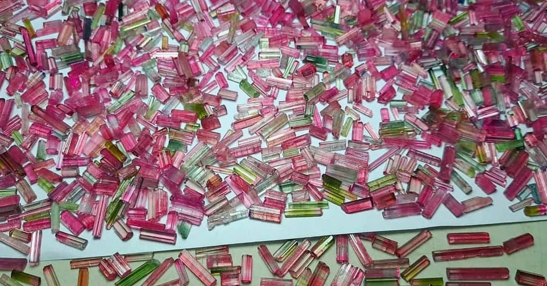 MiningTourmali1's tweet photo. 400 gram

Terminated Tourmaline Crystals from Paprok mine Afghanistan.

Price $2400
Shipment charges $38

Available on wholesale price at #wwgems 
For other serious enquiries DM please

PayPal https://t.co/rFeNQ42Wya