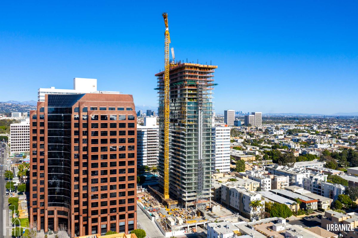 UrbanizeLA's tweet photo. 34-story Landmark apartment tower - the first high-rise west of the 405 in over 40 years - is almost topped out  https://t.co/uvKTy70Hap https://t.co/t3h8fFPJnl