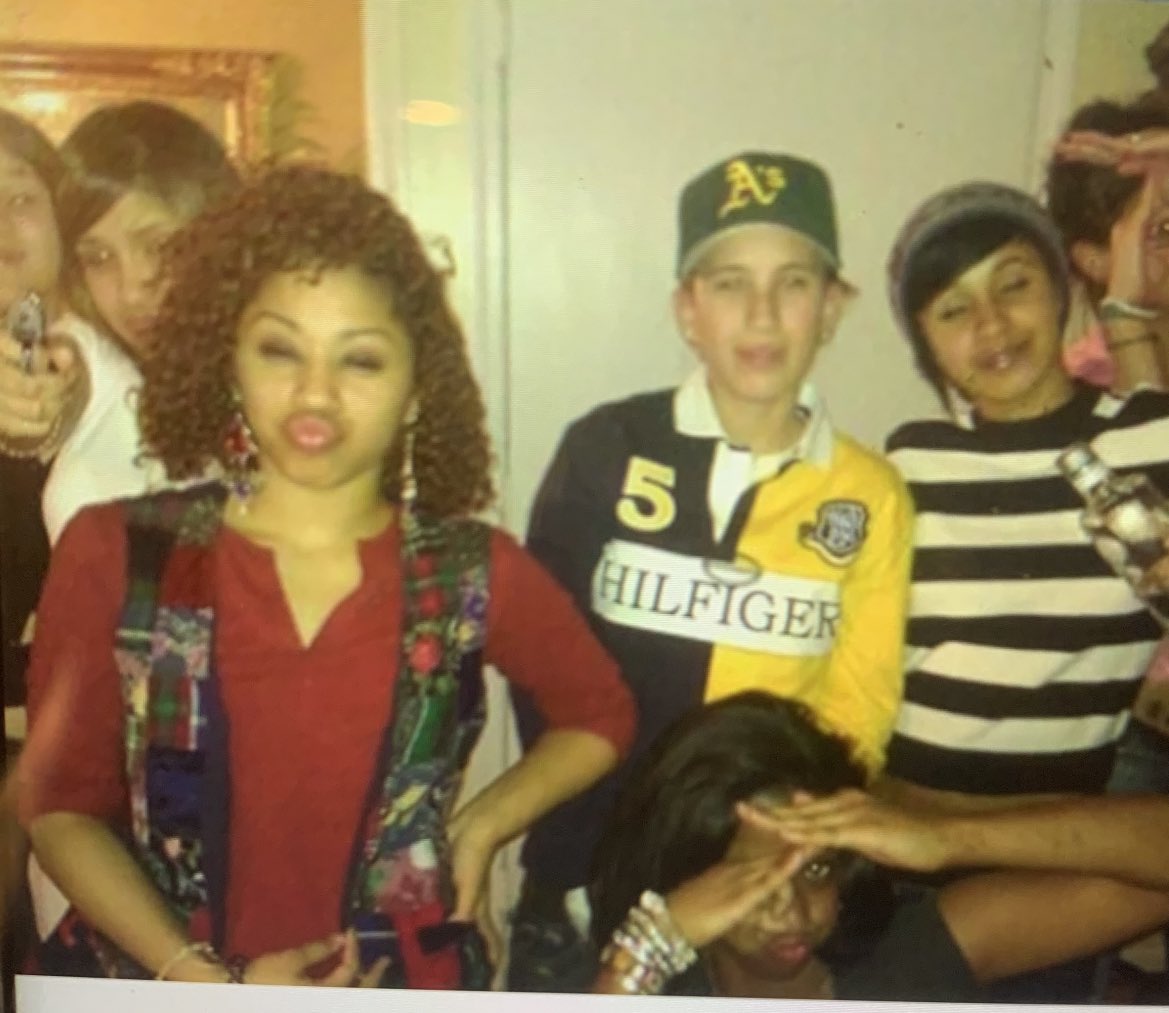 iamcardib's tweet image. Yea me and you wasn’t the same teenagers 😩