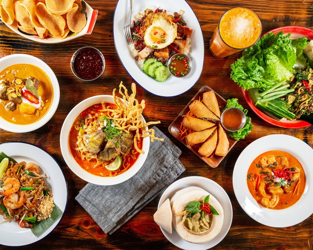 whatstudu's tweet photo. PAI Northern Thai Kitchen invites you to experience the taste of Thai cuisine! The restaurant owned by Chef Nuit and her husband Jeff as been awarded the prestigious Thai Select Premium designation, recognizing the authenticity of the restaurant 🔥🔥
📷: PAI Toronto https://t.co/lonOq29nOC