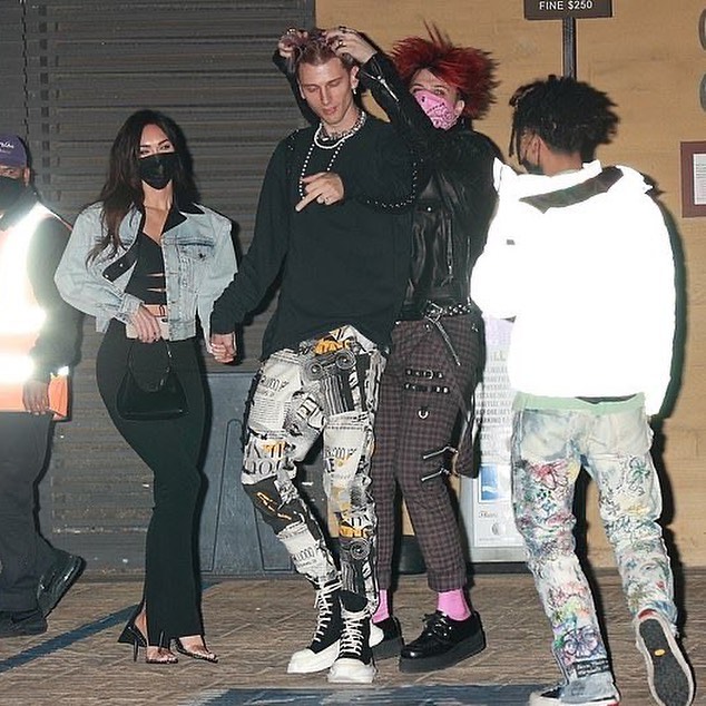 MGKSpain's tweet photo. 📸 | Kells, Megan, Yungblud and Iann Dior ❤ https://t.co/2c0SZfcLOC