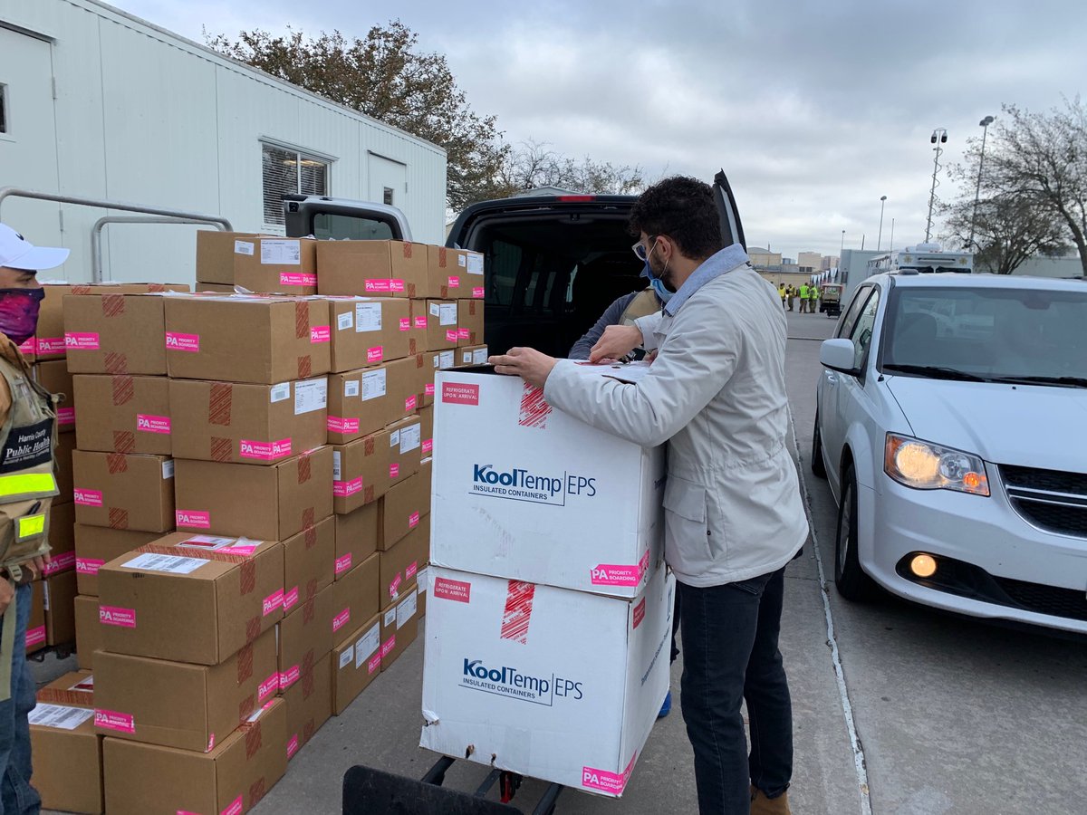 LinaHidalgoTX's tweet image. FIRST LOOK: 12k Johnson &amp;amp; Johnson vaccines just arrived at NRG park! This is a huge moment in the fight against #COVID19