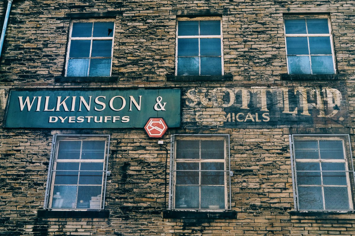 Some more  #ghostsigns in Bradford. I have been spotting these a lot more now, thanks to  @appertunity &  @ghostsigns.  @GrimArtGroup  @BradfordMuseums  @bradfordmdc  @visitBradford  @BradfordCivic  #urbex  #ghostsign  #fujifilm_xseries  #streetphotography  @hiddenbradford