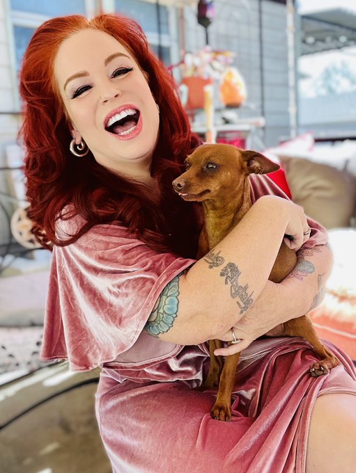 This is what happens when the pup licks glitter off my lips while I&rsquo;m shooting content. https://t.co<a href="/tag/newprofilepic"class="tags"><span>#newprofilepic</span></a>