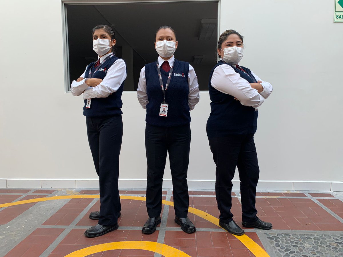 Fe72386077's tweet photo. Visitando unidades agradeciendo a nuestros liderman por su compromiso y profesionalismo en sus labores y por cumplir con las normas de bio seguridad ante el Covid 19 https://t.co/rETgdBC7Op