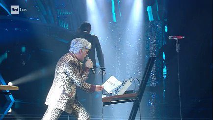 annaxpanna's tweet photo. posso far finta di star bene ma mi manchi  #Sanremo2021 https://t.co/WzlF27tfoS