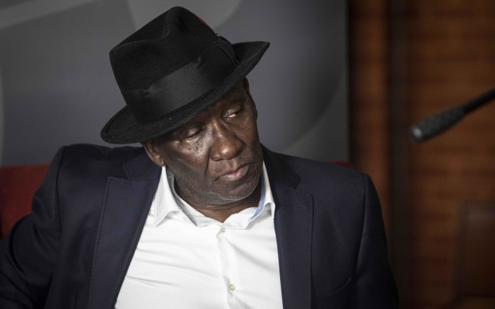 ewnupdates's tweet photo. Dead or alive: Police Minister Cele wants Kraaifontein cop killers hunted down #CopKillings https://t.co/J5myyk1kku https://t.co/d0jiaXlazt