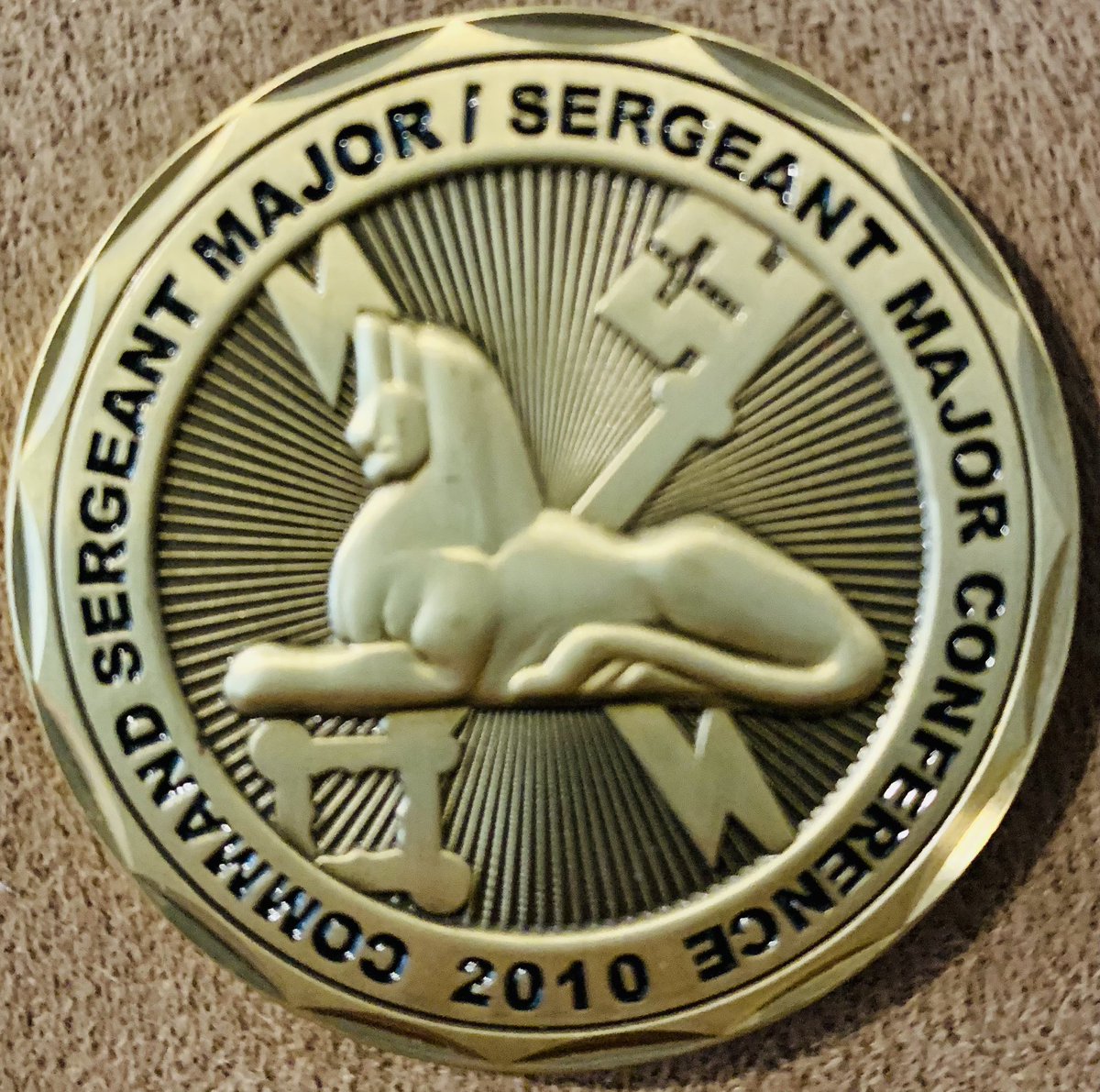 CSMUSArmy's tweet photo. #Military #CoinOfTheDay #CommandSergeantMajor #SergeantMajor #MilitaryIntelligence #2010Conference #FortHuachuca #SierraVista #Arizona #USArmy #MI https://t.co/CozN30un9F