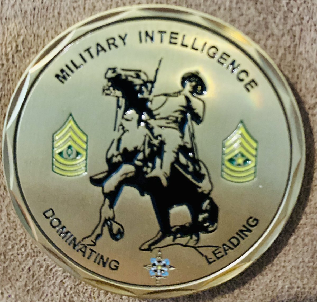 CSMUSArmy's tweet photo. #Military #CoinOfTheDay #CommandSergeantMajor #SergeantMajor #MilitaryIntelligence #2010Conference #FortHuachuca #SierraVista #Arizona #USArmy #MI https://t.co/CozN30un9F