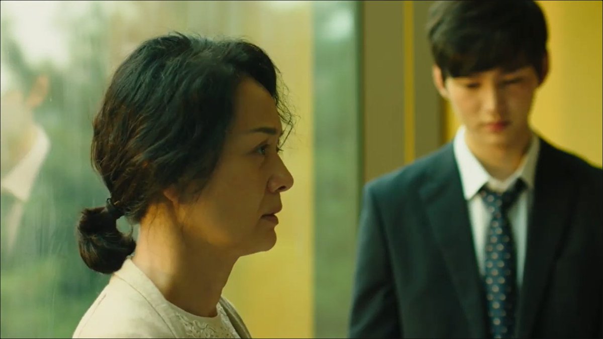 MomoSynths's tweet photo. #InBetweenSeasons (#환절기, dir. Lee Dong Eun, 2018) explores the cracks and spaces between a mother and her son's partner as well as the society as a divorcee. It tackles, in excruciatingly blunt manner, the perseverance of a gay relationship despite society's hostility. https://t.co/82ru2WuzkM