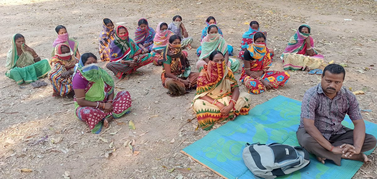 RUpakaar's tweet photo. Radio Upakaar organised a narrowcasting session various themes like Mask Use, Hand Wash & Social Distancing in Dhangadadiha Village.
#nuasakalarakatha
#communityradio4change
#communityradio
#mask #handwash #socialdistacing
@YoungIndiaIN
@ShahAnsariLive https://t.co/73kg6LdVd4