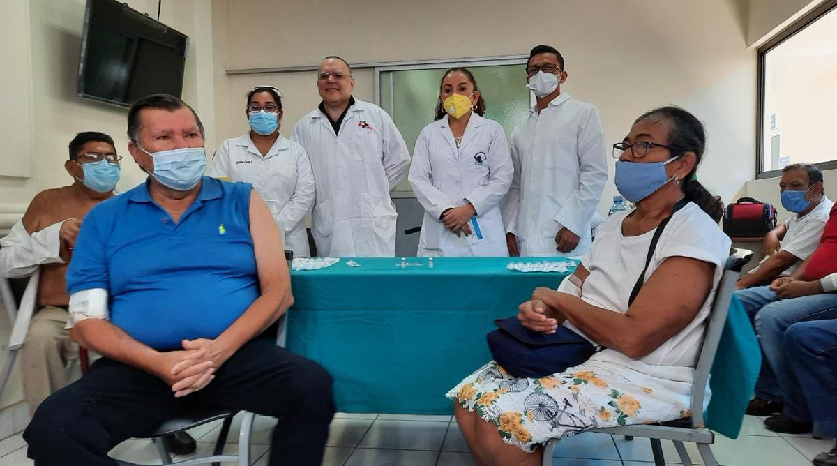#2Mar Primeros pacientes vacunados contra la COVID-19 en el Hospital Cruz Azul.
#SaludEnFamiliaYComunidad