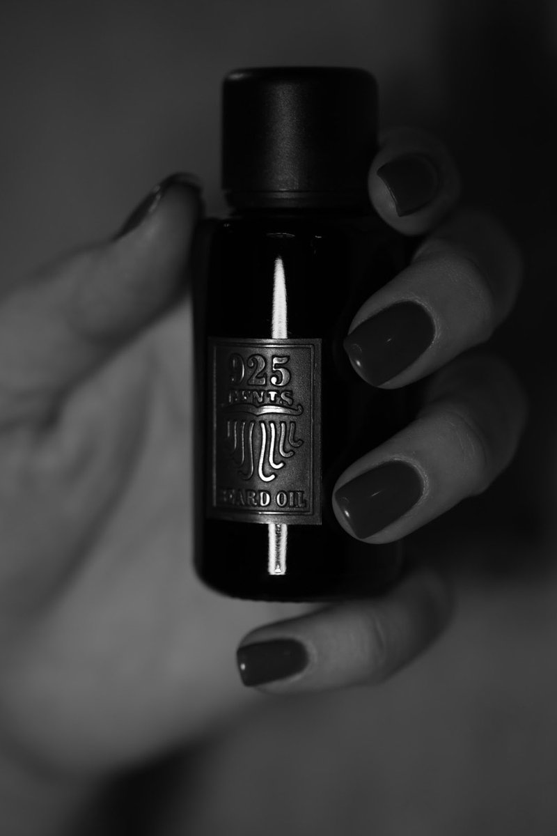 925Gents's tweet photo. Ne-ar plăcea ca, în viitorul apropiat, partenerele clienților noștri să folosească produsele noastre cosmetice... și nu invers, cum a tot fost până acum!
Bine.... poate nu chiar uleiul pentru barbă🤣
#foto de catre Voinea Sinziana Andreea

#cosmetics #natural #produs_nu_adus https://t.co/Z5iskQ06Kr