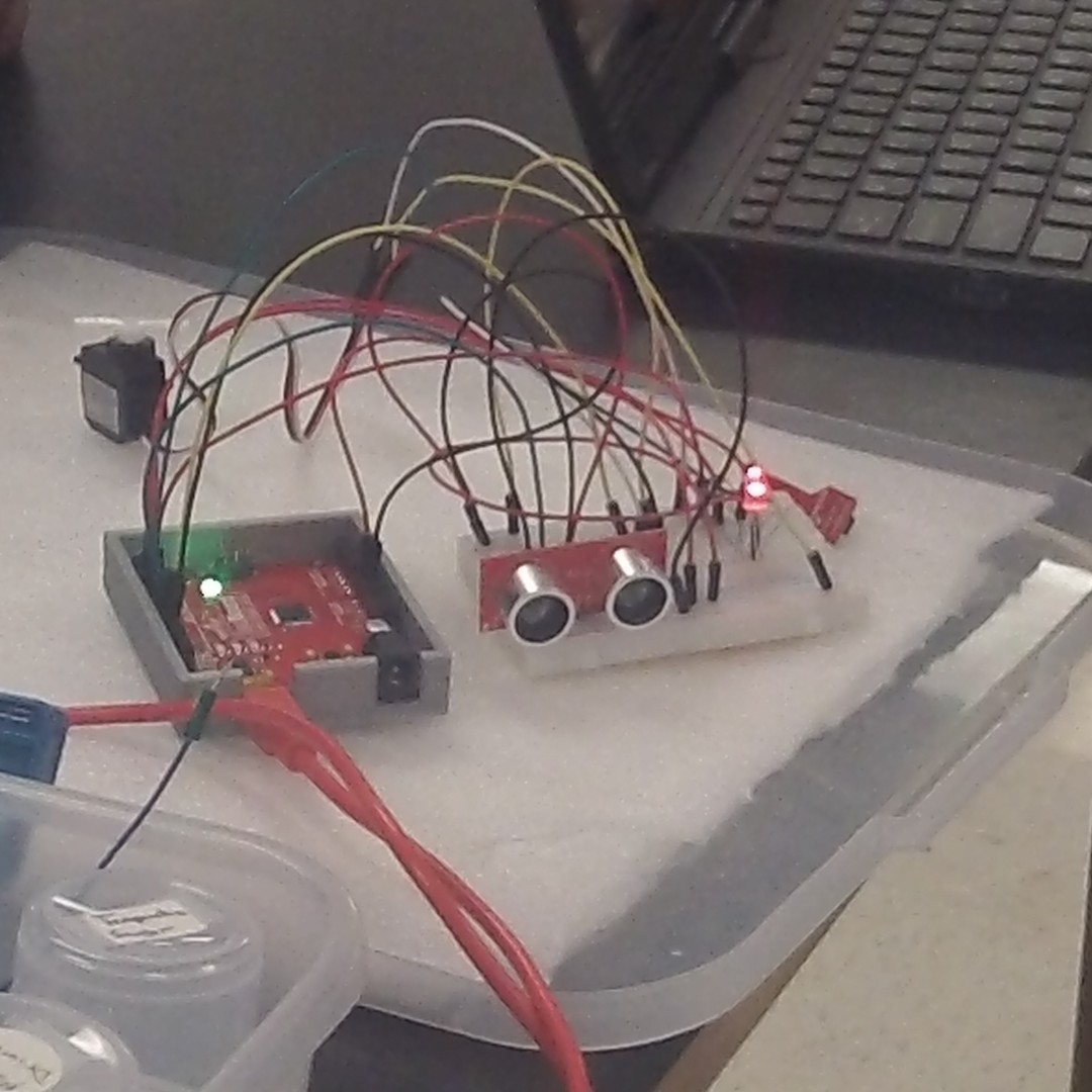 ReedsSpringHS's tweet photo. Ms. Wilson's Natural Science class building circuits and inputting code to get a motion sensor to work. #WolvesAtWork #TheoryTuesday #AcademicExcellence #WorldClassScience #ONEwiththePACK https://t.co/Z5NBZ4jJ2h