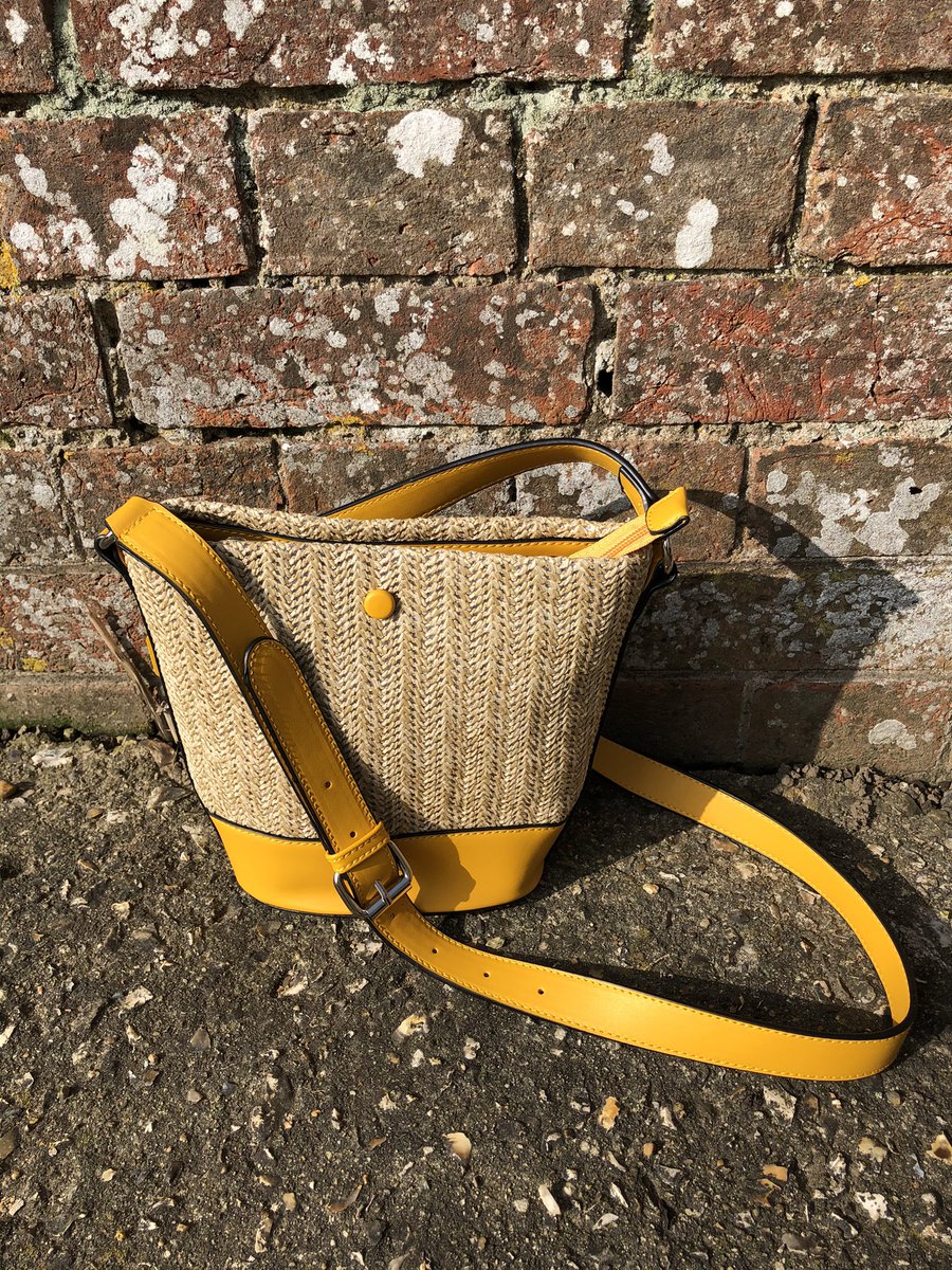 TheBootHole1's tweet photo. Spring stock! David Jones #handbags special offer £20 each #MothersDay gift or a treat for you!
Due to Covid restrictions please phone or email for details / availability / collection or delivery 01306 884960 theboothole@aol.com @birdyandblue @MoleLocal @HelloDorking @SCFuller1 https://t.co/sYlvzNJ4uu