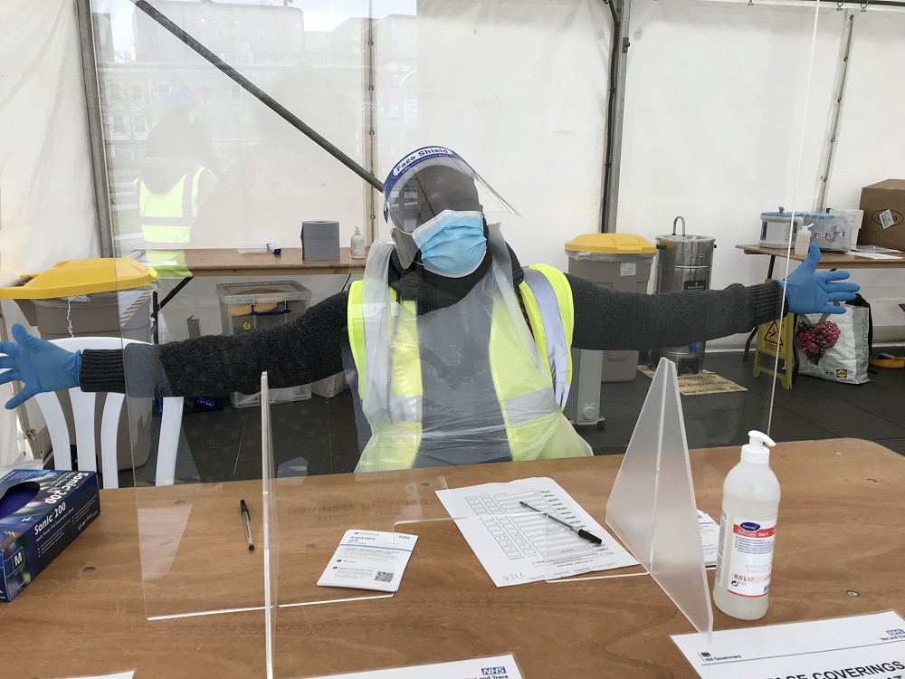 Royal_Greenwich's tweet photo. 👓 Spotted the marquee in General Gordon Square Woolwich?

 📅 We're trialling a new drop-in #covid19uk rapid testing service to Fri 5 March, 9am-4pm.

🚶🏿‍♀️ No need to book. Pop in, meet the friendly team including Fred &amp; secure your free rapid test.

@DanLThorpe @M_Williams07 https://t.co/Z2DtDpYJwv