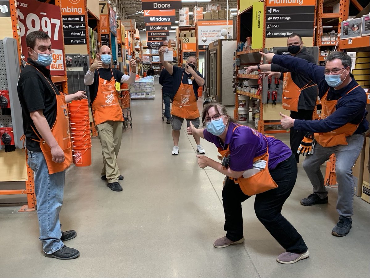 Great visit today with 1519 Team, had the pleasure of recognizing John and Mark for excellent customer service and driving Services everyday! #PMDWinsWithServices ⁦<a href="/HDLataille/">David Lataille</a>⁩ ⁦<a href="/deanosettle/">Dean Settle</a>⁩ ⁦<a href="/SimpkinsTess/">Tess Simpkins</a>⁩