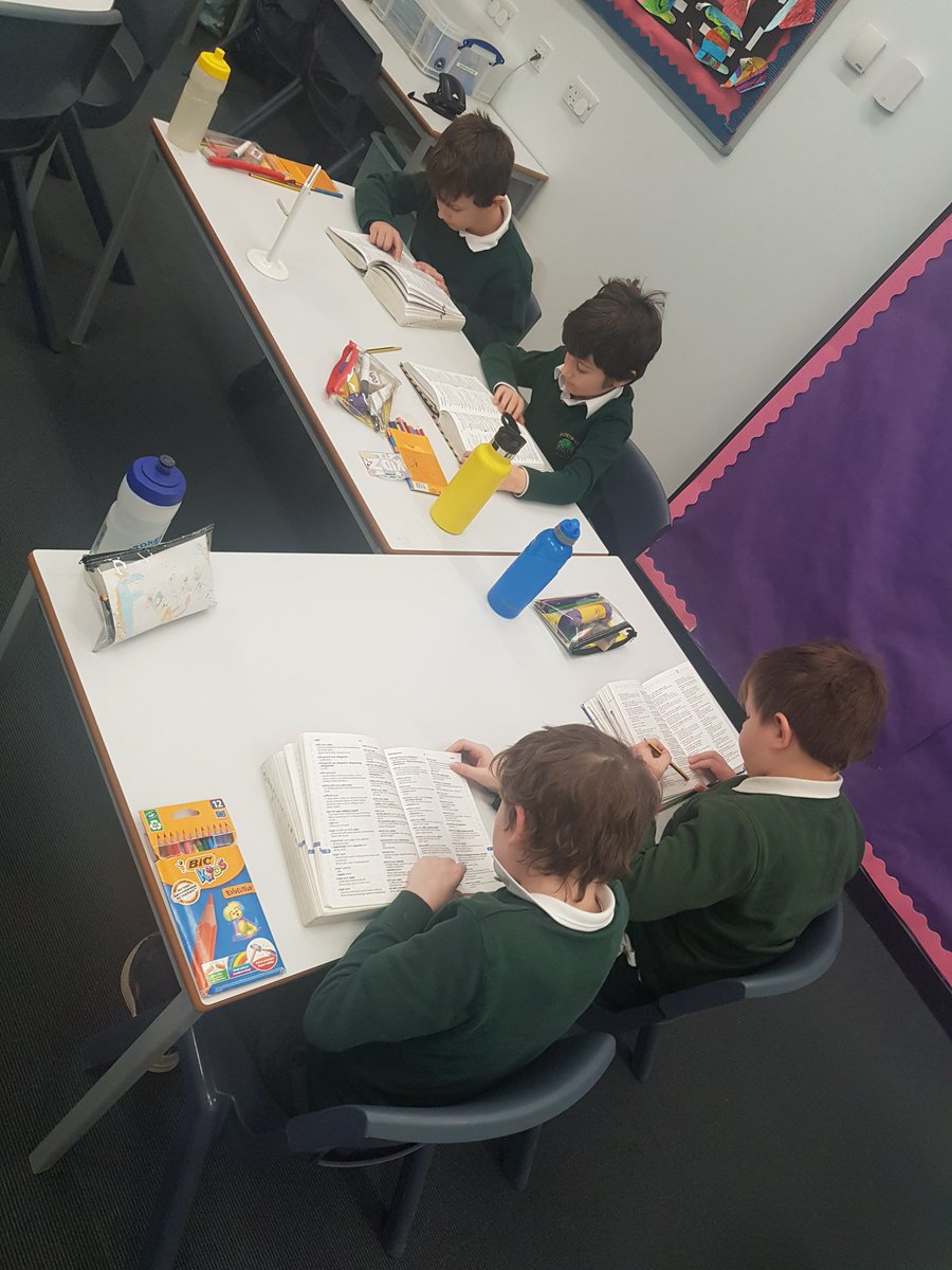 MissPhilip19's tweet photo. P3 have been developing our dictionary skills today. 😁 https://t.co/kzbrdW7g13