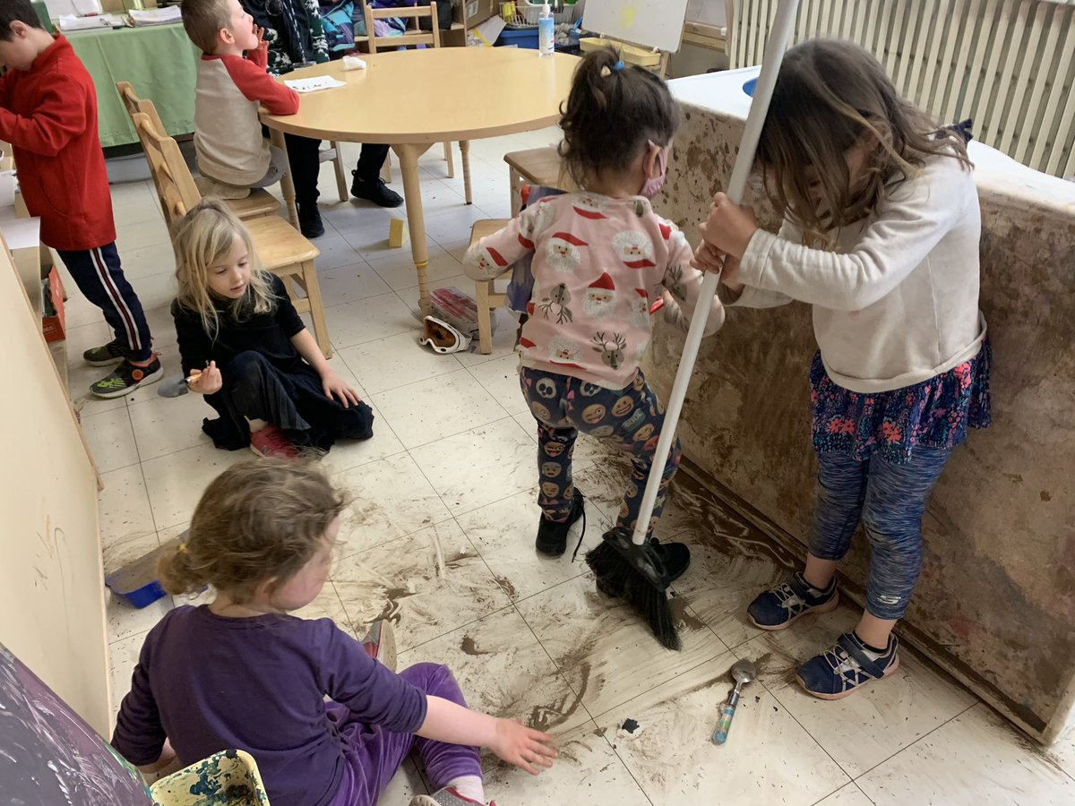Jackieinwd's tweet photo. Lots of joy and learning could come from real jobs ;) #canihelp #nspreprimary #takingcareofourclass #capablechildren https://t.co/sezkDX123Q