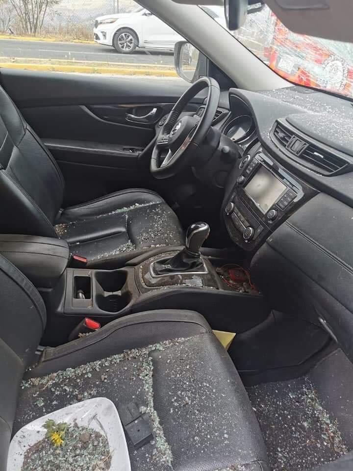 Reportan deslizamiento de tierra  en la carretera Madin causando daños a los vehículos,  extremen precauciones.