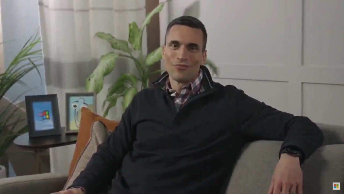 kamleshrao's tweet image. #Windows3 Logo and #Clippy at #MSIgnite 🙂 @MS_Ignite