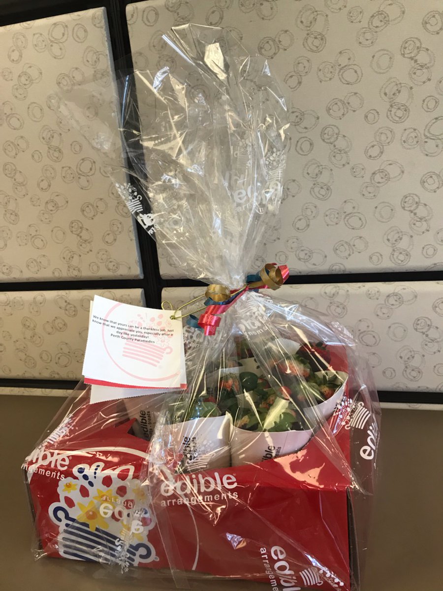 Jojotaytay1's tweet photo. London CACC sends a big THANK YOU to Perth County Paramedics for the kind words and sweet treats delivered today! March definitely came in with a ROAR for Paramedics and ACOs. Great teamwork yesterday to everyone involved! https://t.co/mqsHZgcoGE