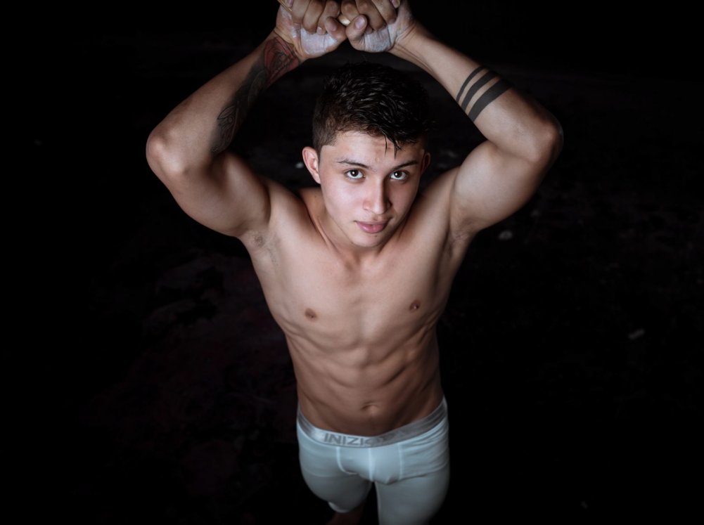 latino_cam's tweet photo. https://t.co/kaWwGUtgnp these and more online ready for your company
#NSFW #Gay #company #LGBT #fetish #muscles #gym #satisfation
@DylanWellsF4F @DanniVega_ @JacksonStifler4 @ElliottVelezf4f https://t.co/Xr5Rxj7KXf