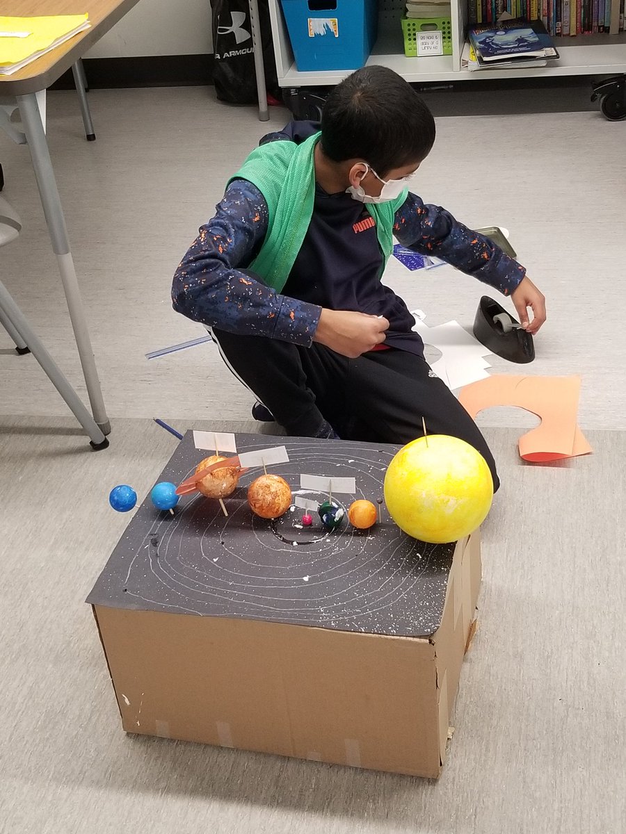 HenDaniel2's tweet photo. Students learn by doing. My grade 5/6 making discoveries on their own during our Space unit. #handsonscience @southpointe_ https://t.co/riqNaX5grP