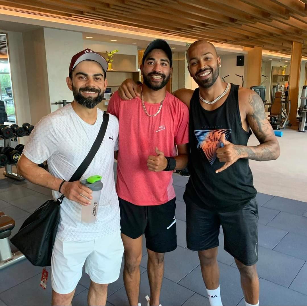 Great gym session 💪💪 ready for the game🇮🇳🇮🇳 #indvseng <a href="/imVkohli/">Virat Kohli</a> <a href="/hardikpandya7/">hardik pandya</a>