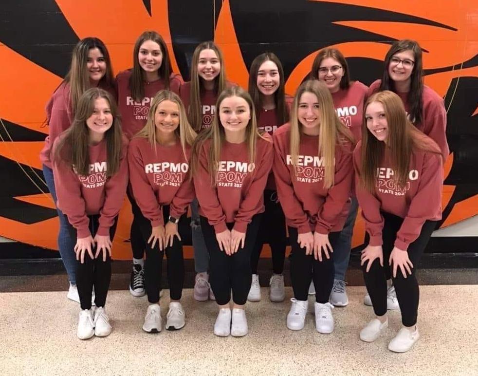 Off the Field: Tigerettes Earn Honors in Two Competitions | We step off the field this week to recognize the state honors of the Tigerettes' dance squad! republictigersports.com/2021/03/off-th…