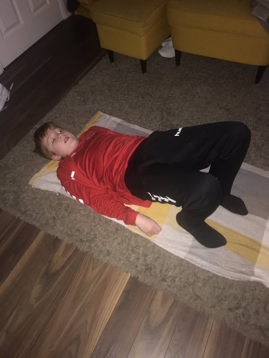 75Ems_'s tweet photo. James attending yoga with @RangersFC online training. @BrandonJG99 @philcowen75 #RangersPlayerProgramme https://t.co/cnGee3ecoE