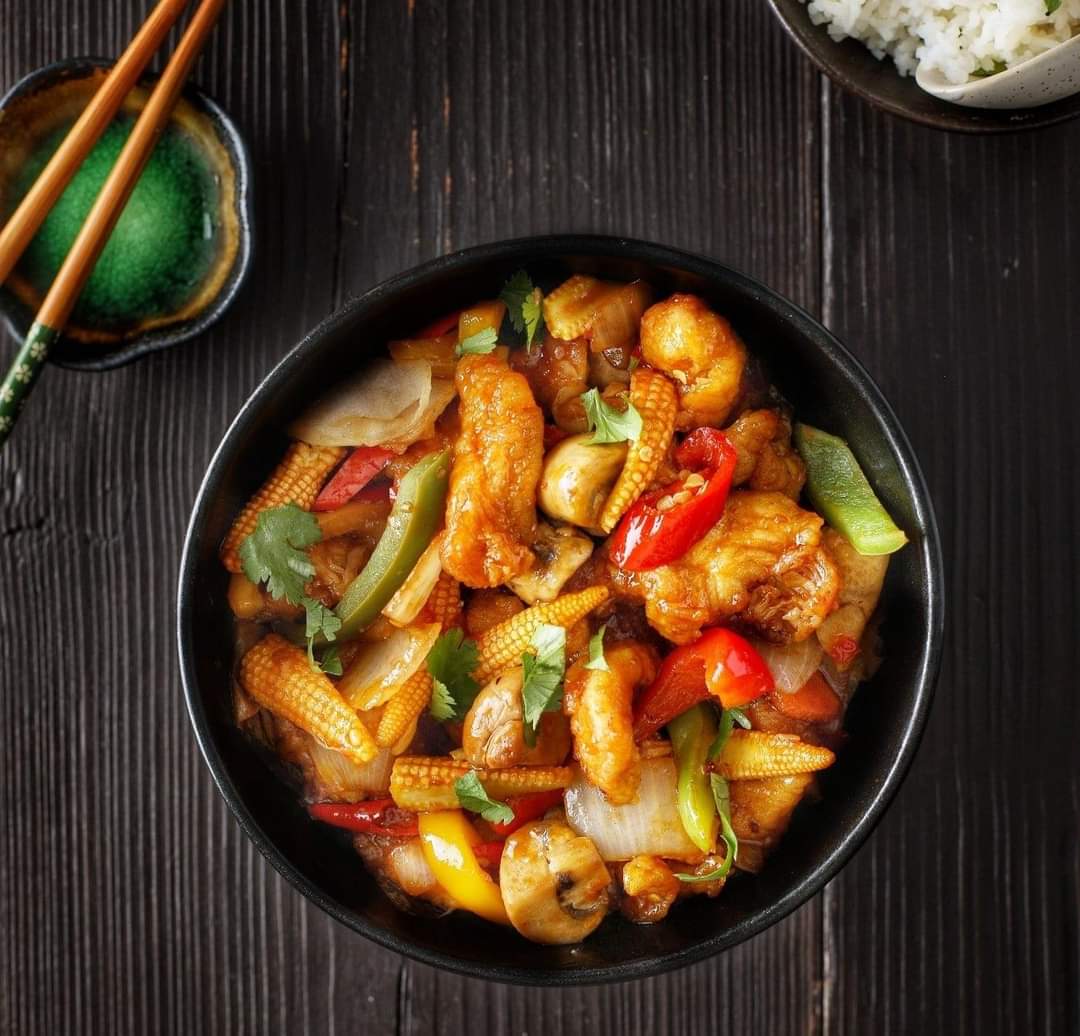 NEWS**
This Wednesday FOR ONE NIGHT ONLY Dublin's best Lunch Deal is back!

Any Main + Drink + Prawn Crackers = €10.95

All evening, 5pm-10pm
Lunch at night, sure why not?! 😆