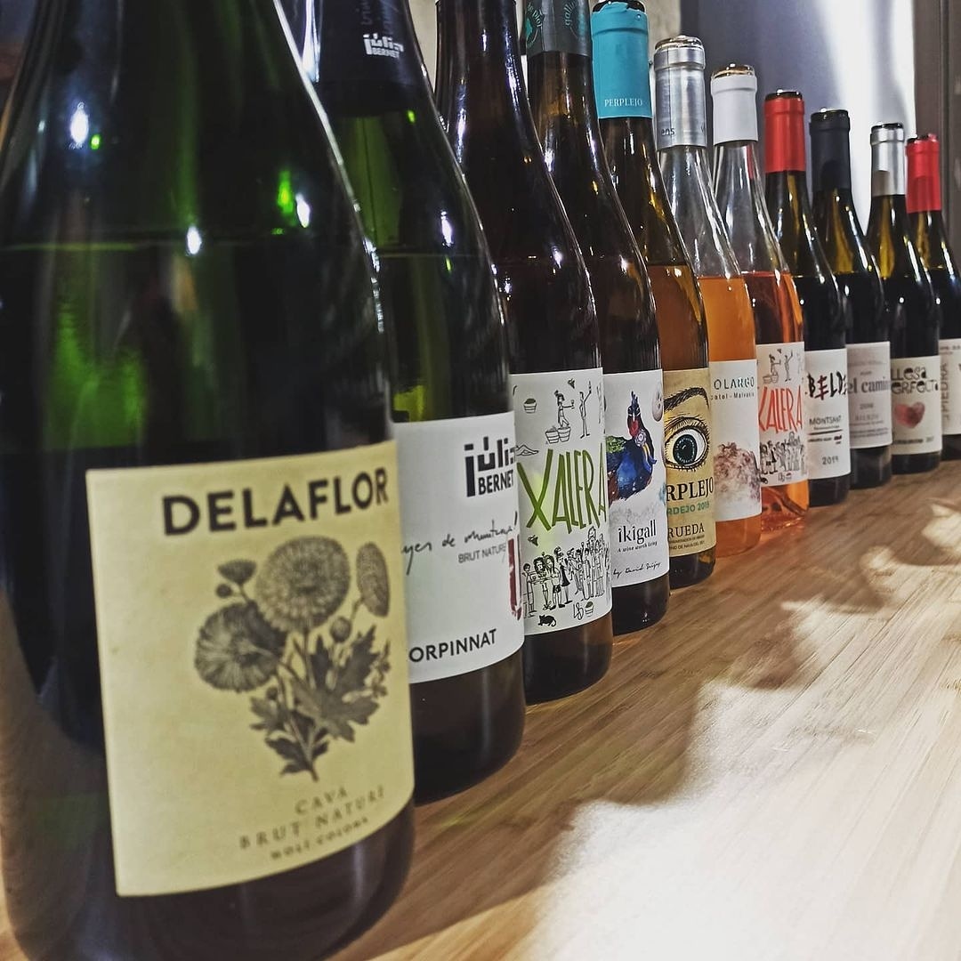 📌Hoy el partido lo jugamos en casa. Esta es nuestra alineación.😊
Gracias #Barriteca por confiar en nosotros y por la foto. 📸
#wineissocial #enjoyyourflight #wine #vino #vinos #winemoment #barriteca #bcn #Barcelona #gastronomia #gastronomy #foodporn