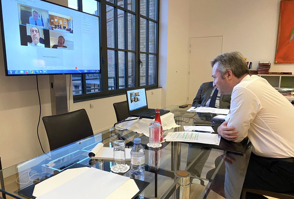 L’espace francophone est porteur de nombreuses opportunités mutuelles pour les entrepreneurs ! 
➡️ heureux d’échanger avec <a href="/GeoffroyRDB/">Geoffroy Roux de Bezieux</a> et <a href="/f_lesache/">Fabrice Le Saché</a> sur les actions à venir du <a href="/medef/">Mouvement des Entreprises de France</a> et <a href="/MEDEF_I/">MEDEF International</a> en matière de #francophonie économique.