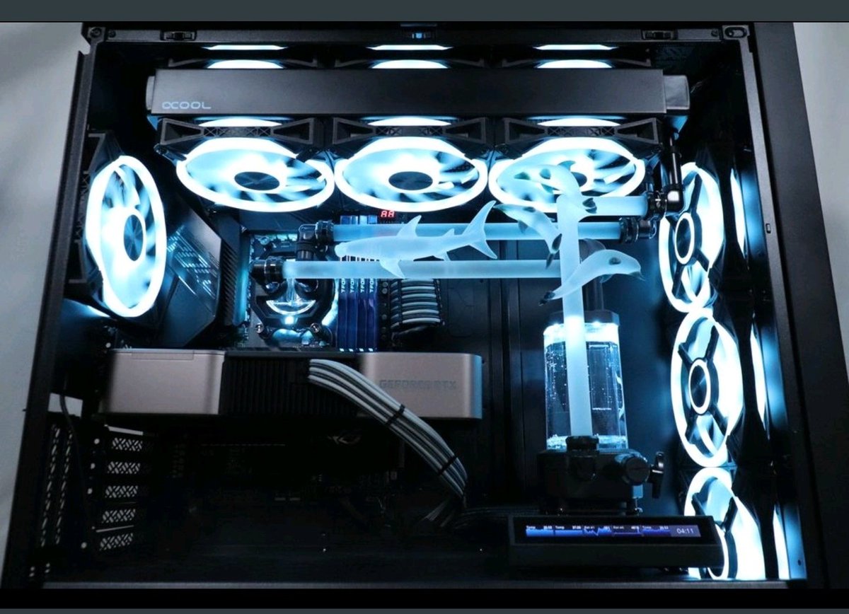 JasonThiemann13's tweet photo. #Neweggbuilds 
Fractal Design Meshify 2xl 
Blown glass frosted tubing with blown glass sealife.  Subaquatica. Love this case. @Newegg @FractalDesignNA https://t.co/Ul4DX2bWa6