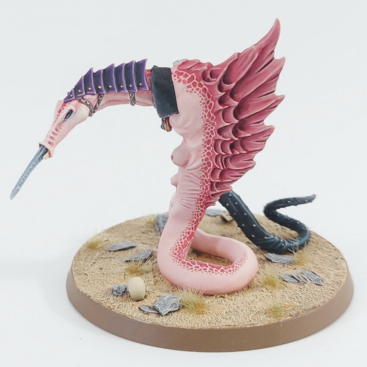 tomhaslup on X: "Managed to finish off the steed of slaanesh pretty fast (for me). Sides are a bit scratched from dryfitting, but they will get covered. On to the rider! #WarhammerCommunity #