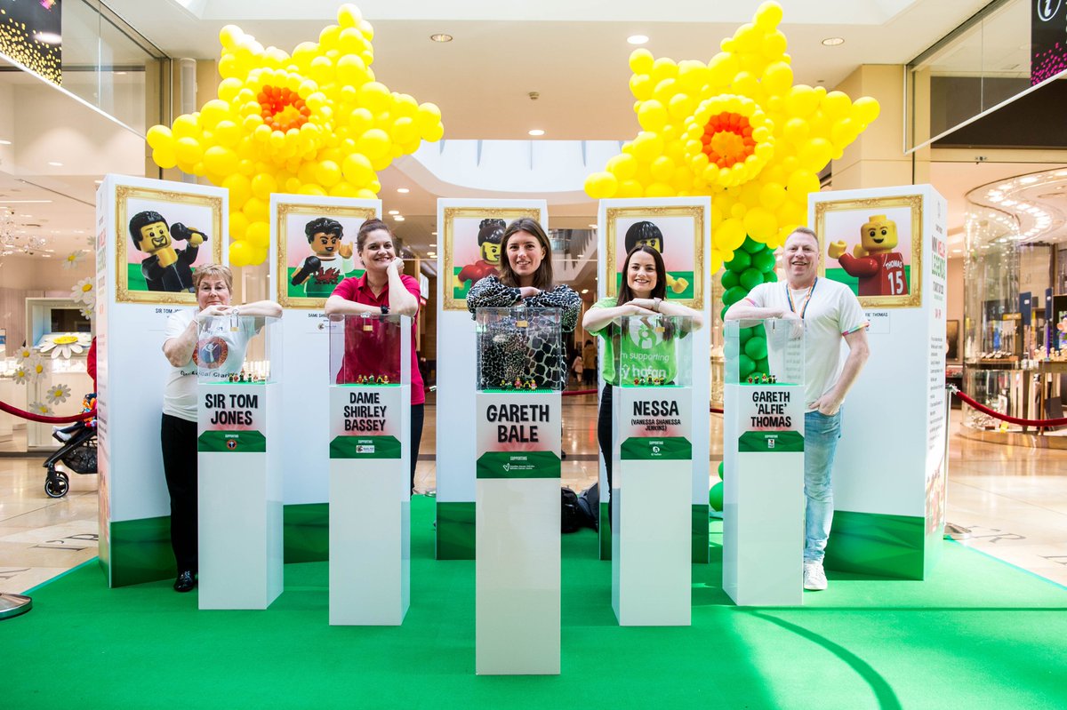 StDavidsCardiff's tweet photo. You just had to be there.

#MiniWelshLegends https://t.co/a4MIkIUQqp