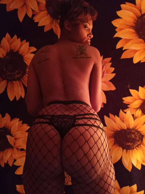 Check out more pics like this and more by clicking the link in my bio. https://t.co/wiEfZwb3Si<a href="/tag/ebonygoddess"class="tags"><span>#ebonygoddess</span></a><a href="/tag/buyers"class="tags"><span>#buyers</span></a><a href="/tag/simps"class="tags"><span>#simps</span></a><a href="/tag/whalesubs"class="tags"><span>#whalesubs</span></a>