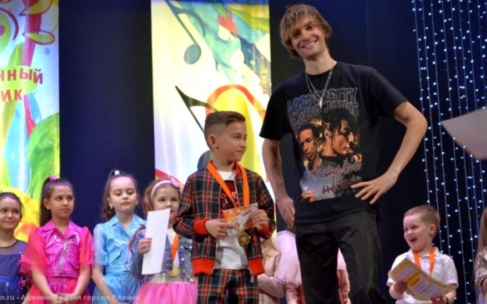 солнечный зайчик рязань. солнечный зайчик рязань 2023. танец солнечные зайчики. ансамбль танца дикси. солнечный рязань.