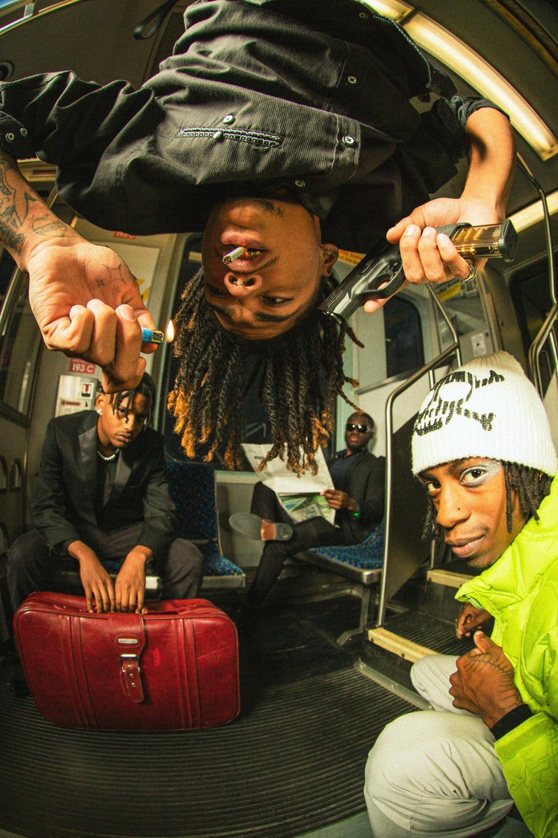 DevinsNewDress's tweet image. Before vs AFTER