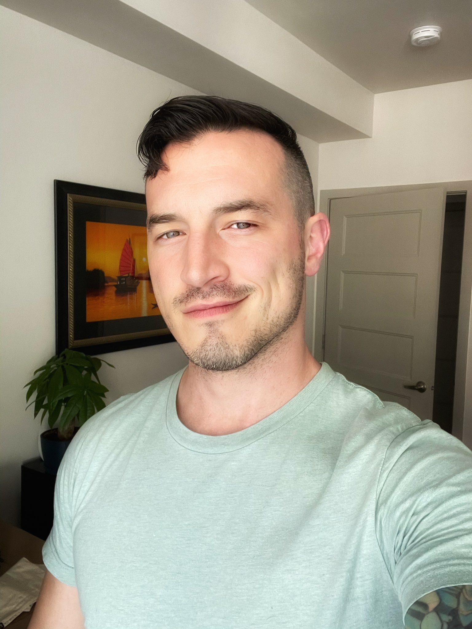 Derek Kage (MIA Jan 23-29) 60% off new subs on Twitter: "Wishing you all a happy Tuesday!…