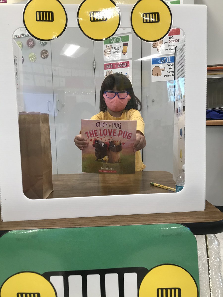 baileyprimary's tweet photo. A huge THANK YOU to our Firebaugh Rotary for their continued support of HMB’s reading program. Through their generous grant we were able to purchase a book for EVERY child at Bailey to take home!🐻💙📚#ReadAcrossAmerica @FLDUSD @flduta https://t.co/MSr3ocEUdS